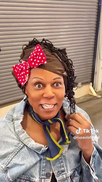 RuPaul (@rupaulofficial)’s video of dance on the floor