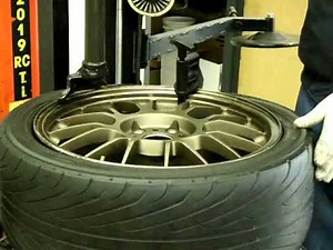 ビードヘルパーの使い方 タイヤチャンジャーのサポートアーム使用