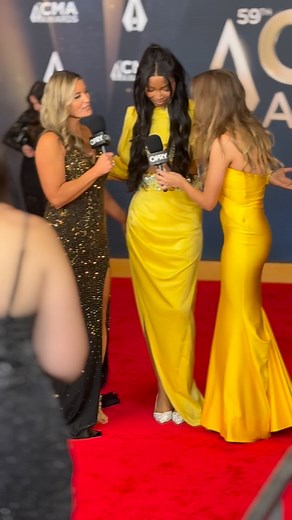 CMA red carpet 😮‍💨💛… @cma . . . . . . . . #cma #cmaawards #cmaawards2025 #nashville | Sacha