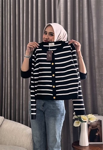 Stripe outfit simpel with cardi
