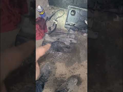 Jeep Commander 5.7 exhaust manifold broken bolts fix