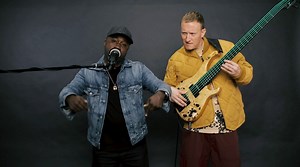 Brady Watt's Bass & Bars Episode 49 ft. Havoc of Mobb Deep "Shook Ones, Pt. II" Streaming Link: https://ingrv.es/mobb-deep-eb7-j New Bass & Bars Clothing: www.BradyWatt.com It was an absolute pleasure working with this Legend, who not only spit this verse but made the beat, in addition to countless other classics. A true architect of the New York sound. The instrumental alone is as legendary as the song as it went on to become the sonic foundation for a slew of iconic freestyles (most notably th