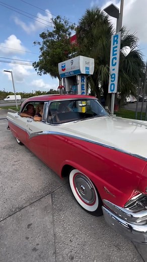 1956 Ford Fairlane Victoria #Ford #FordFairLane #SkyLiner #Classic #ClassicCars #fblifestyle | Ford Fairlane Owners Club