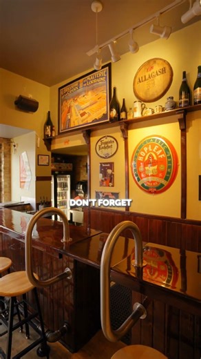 Riz Visits Hopleaf in Andersonville