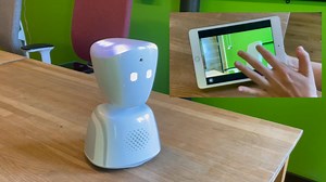 S-a inventat robotul care poate inlocui elevul la cursuri. Dispozitivul inteligent mentine si relatiile cu colegii de clasa