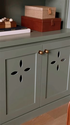 Kern Painting | Beautiful built in! Sherwin Williams shellac primer and Gallery series. Color: dried thyme. Designed by @southworthdesign 🙌🤌 | Instagram