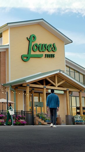 Lowes Foods: Local Flavor & Fresh Finds