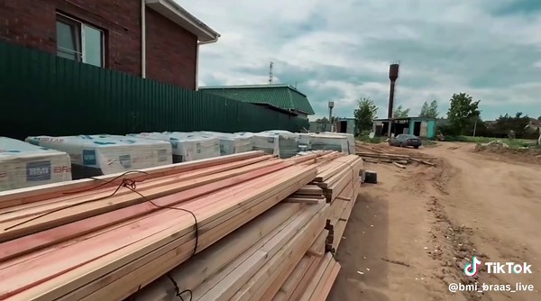 🔥☀️📈 #черепица #стройка #кровля #строительство #малоэтажноестроительство #рек #рекомендации #кровляизоляция #braas #монтаж