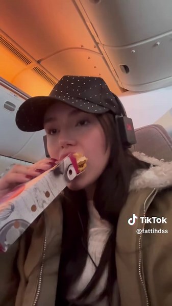 Exploring Dubai: A Mini Vlog Adventure