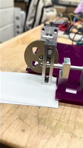 Scotch Yoke: Turning Rotation into Sliding Motion