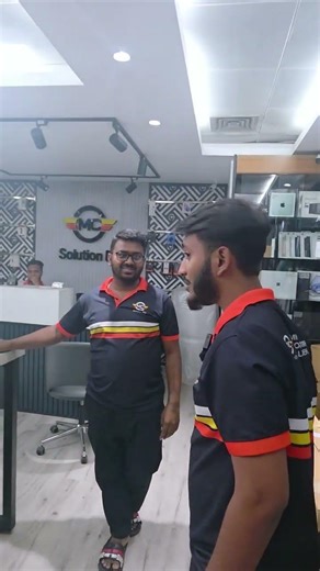 সে চালাকি করে খেলে