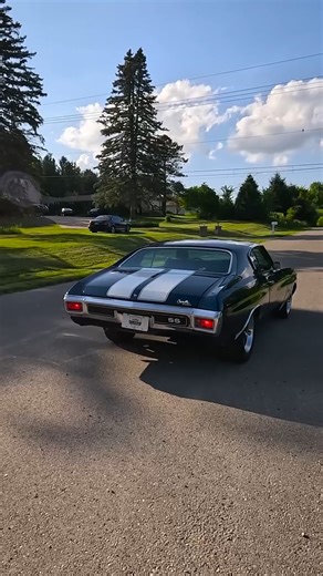 A color that stuns. A sound that shakes. This '70 Chevelle SS 454 is legendary. 🔊👑 | Classic American Cars