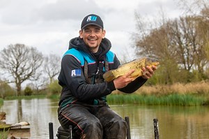 Kristian Jones explains how how he finds the EXACT depth where the fish want to feed...🧐👇 | Catch More Media