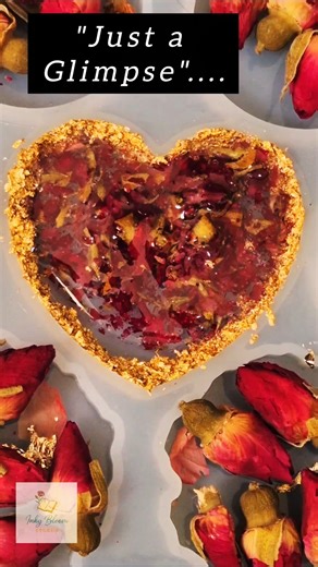 "Just a glimpse of magic ✨ Gold flakes + roses in resin 💖 #ResinArt"