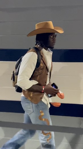 #DallasCowboys star linebacker DeMarvion Overshown arrives at AT&T Stadium before the Cowboys matchup vs. the Philadelphia Eagles. #dallas #fortworth #texas #nfl #dfw #cowboys #dakprescott #ceedeelamb #jerryjones #football #sports | Pat Doney NBC 5