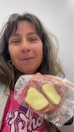 So Lesley… how do you fuel for an ultra when you don’t eat carbs? Salami, cheese, yoghurt and macadamia nuts alongside some jelly beans on the climbs. I was actually already storing the 7000 cals needed in my muscles in the form of glycogen and fat. There is more than one way to give yourself the energy to do the things. Xxx Lesley | Essentially Active