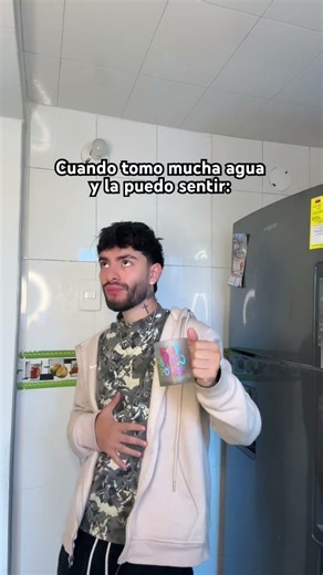 CUANDO TOMÁS MUCHA AGUA Y PASA ESTO 😳😂