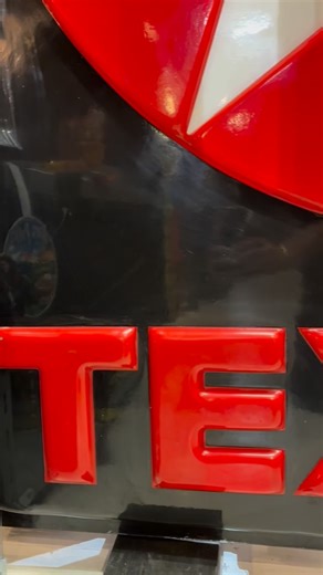 READY KO on Instagram: "🇺🇸NEW🇺🇸 VINTAGE TEXACO SIGN “ BIG SIZE “ SIZE: w134cm h165cm ¥165000(taxin) #アメリカ買付 #TEXACO #テキサコ #ヴィンテージ看板 #アドバタイジング"