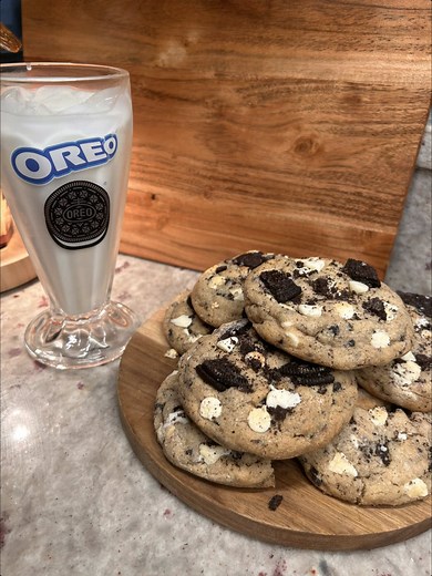 Easy White Chocolate Oreo Cookies Recipe