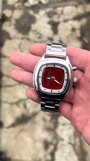 Годинник Fossil “big tick” Ціна 950 грн Комплект: батарейка, коробочка фірмова, регулятор для браслета В наявності два кольора: чорний та червоний, кількість обмежена 6 шт Розмір циферблату 38 мм Браслет під будь яку руку Кварцовий Зміна режиму праці Стрілки регулюються Модна заміни батарейку #Fossilbigtick Для замовлення - @DeputatDN #годинник #часы #годинникиукраїна #часынаручные