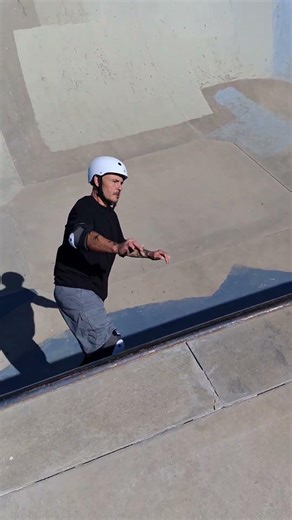 Quick run on the 8-9 ft deep section of the bowl.