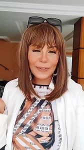 Wig Lívia com mechas, T-U-D-O! R$ 170,00 Link: https://www.maryfashionwigs.com.br/Liviacommechas Whatsapp: https://wa.me/message/MLJHZX3NNNDDM1 https://wa.me/message/Q6CBLQ4ESSF6G1 https://wa.me/message/Z4O3BUO35UBWI1⁣ https://wa.me/message/XKEXWVCP3P7LB1⁣ https://wa.me/message/EAGYZCPN7Y6ML1⁣ Central de atendimento (21) 3259-4259⁣ ☎️ - Loja física:⁣ Rua Apiacás, N°388 loja 09⁣ Em frente às Casas Bahia ⁣ Galeria Taquara Fashion ⁣ (21) 3259-4259 ☎️ ⬜Cor Ombre ⬜Fibra Premium ⬜Aproximamente 45 cm ⬜