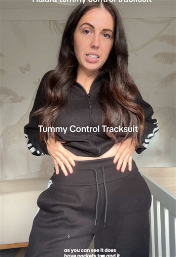 Obsessed with this knitted 2 piece tracksuit with tummy control for this autumn winter @halara_uk @Halara_official @halara.wardrobe #halarauk #ActiveInHalara #halarajoggers #halarapants #halaratrousers