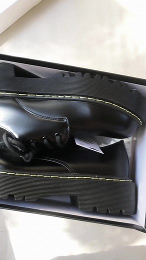 Doc marten Leather boots ➰ Retro style 🎧 Fb page: Wear it DAISY #docmartens #leatherboots #streetstyle #retrofashion #foryoupage #wearitdaisy