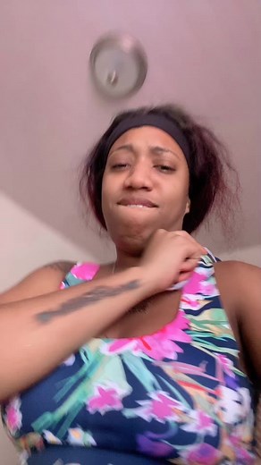 Don’t mind me just cleaning n making random tik toks