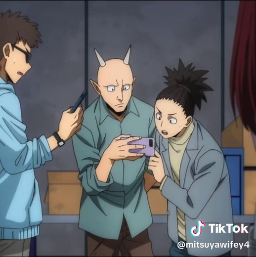 Jiro legit dragging Bakugou pls 😭 all of the girls from class 1A are so used to Bakugou pls. And Mahoro being Bakugou’s no.1 fan pls 😭 #myheroacademia #bnha #mhaseason8 #bakugou #bakugoukatsuki