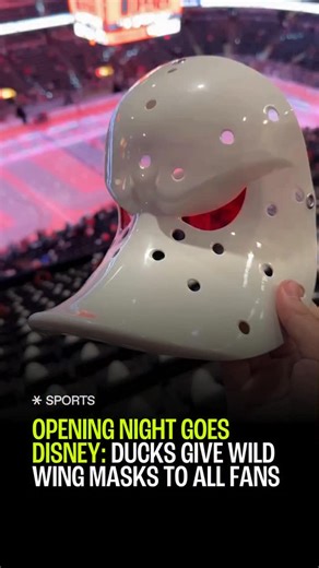 🏒 Anaheim brought the Disney magic back to the ice last night ✨ For their home opener, the Ducks gave every fan a Wild Wing mask, light-up wristbands, and more — turning Honda Center into a full-on show 🦆 Not a bad way to kick off the season in Anaheim 💛🧡 🎥 @anaheimducks : : #sports #nhl #anaheimducks #ducks #mightyducks | Beyond Scores