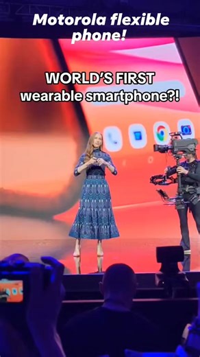 127K views · 662 reactions | Motorola Flexible Phone. I wonder what will happen when you wear it in divisoria manila 藍 | Gadget SideKick | Facebook