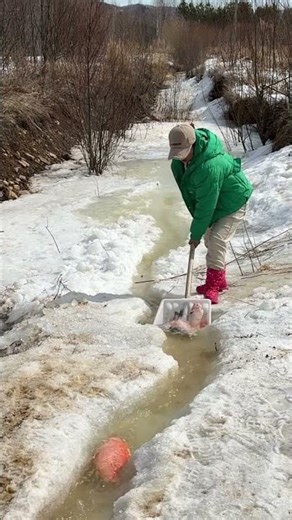 Fishing in Extreme Cold | Ice Fishing Skills#ep20