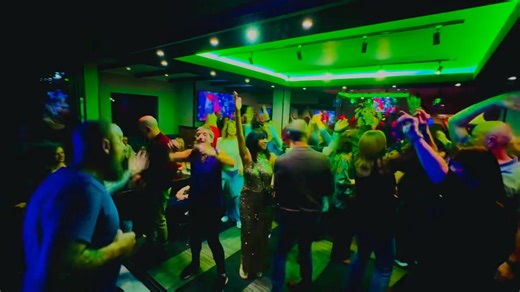 Great night singing about… Some dodgy road🤣 .. liveWhite Lion, Sutton Coldfield 🍻💃 | The Mighty Boing