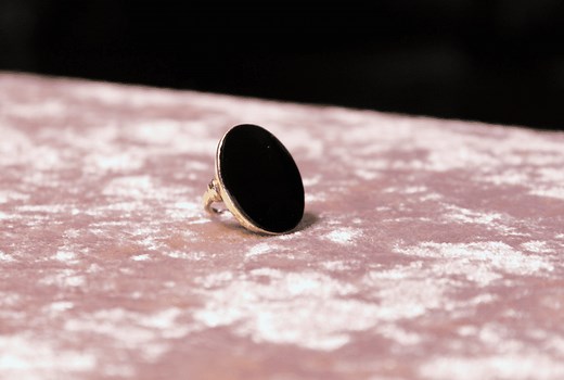 Black Onyx: History, Meaning, Value, Uses, Where to Buy