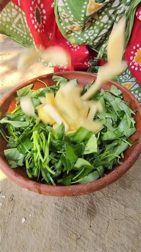 Fresh Water Spinach (Kolmi Shaak) with Potato & Brinjal | Simple Village Cooking #kolmishaak