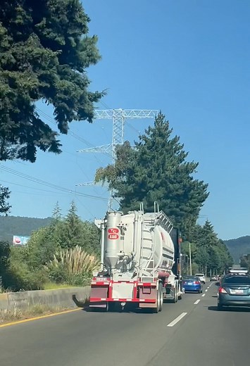 627K views · 3.7K reactions |  #AlertaVial || Trailero avienta su...