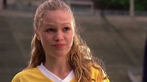 Julia Stiles still looks radiant 26 years after 10 Things I Hate About You