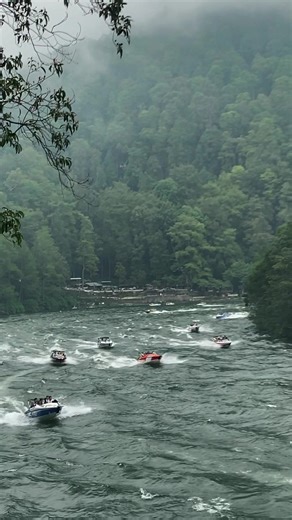Menggali Keindahan Telaga Sarangan Magetan