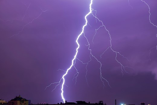 Here’s What Being Struck by Lightning Does to Your Body, According to ER Doctors