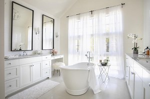 Feng Shui Mirror Placement Tips for the Home | LoveToKnow