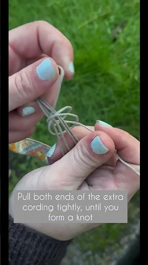 How To Finish Your Bead Loom Bracelet With A Slip Knot #beadloom #beadingtutorials