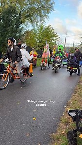 16K views · 446 reactions | I joined this bike bus for their Halloween special last Friday. This was my 1st time with them and the 4th time they’ve had the band join. It ran like a well oiled drivetrain. It’s hard to think of a single negative thing about a bike bus. The kids love it. The neighbors love it. The schools love it. #bikebus #cambridge | Sam Westby | Facebook