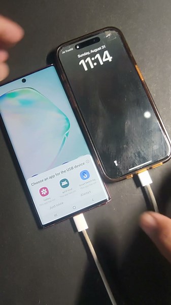 Charge iPhone Using Android Phone 😱⚡️ #Shorts”