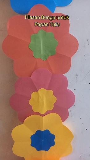 Tutorial Membuat Bunga untuk Hiasan Papan Tulis #guru #siswa #bunga #papan tulis kelas kreatif #fyp