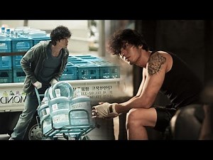 УС ХҮРГЭГЧ ЗАЛУУ ХАРААГҮЙ ОХИНД ДУРЛАСНААР БОКСЫН АВАРГА БОЛНО...