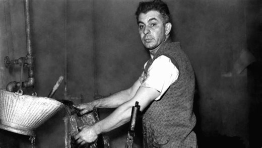 How Urine, Syphilis, And Mercury Gave Rise To The Phrase "Mad As A Hatter"