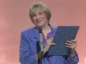 📺 'An Audience with Victoria Wood' Saturday 10 December 1988 ~ ITV: 21:05 Just a few questions. . . #VictoriaWood | Bernie Briffa