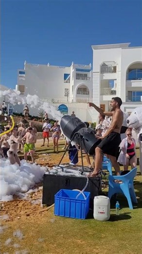 Fashionable entertainments in Europe #poolparty #summer #dance