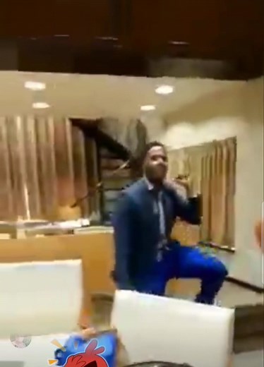 E muzik ta nos a pone pe keda poko leuk..... Awe nos ke rekorda bo riba e dia aki den parlamentu. Tabata e parlamentu di 2021 pa 2025 ku a yama un reunion ku FFDK i a para hasi gymnasio den sala di parlamentu. Leuk hé....... Tin un hende ku por laga nos sa kiko e reunion aki a produsí pa pais? Kua benefisio pais a saka for di e dia aki? E esensia di e pregunta aki ta djis pa laga nos polítikonan mira pa kiko no ta tur ora por tuma nan trabounan na serio. Bosnan mes ta krea un bista di "speeltuin